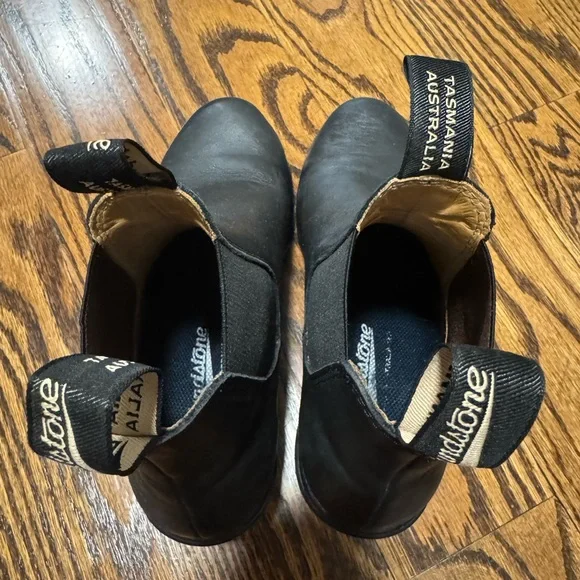 Blundstone women black leather heeled boots - Picture 6 of 7